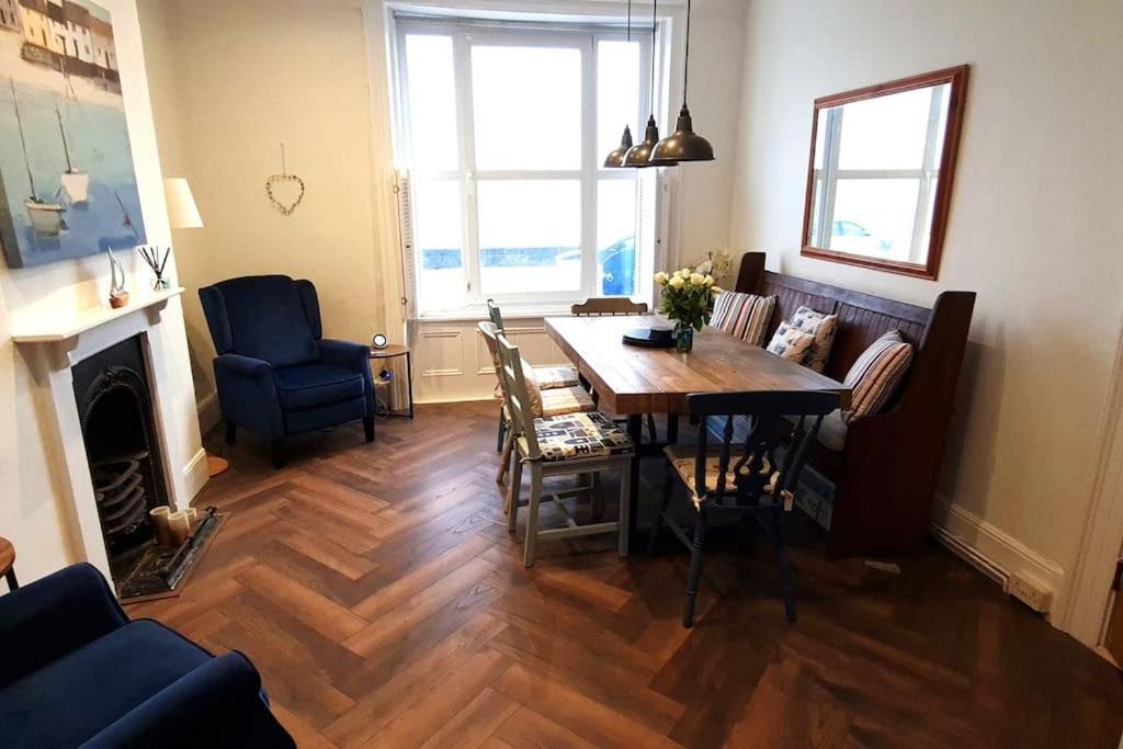 Beach View, 4 Bedroom House Opposite The Sea! Sleeps 10 Sandgate Eksteriør bilde