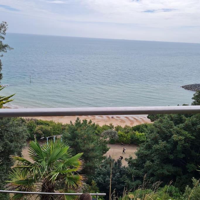 Beach View, 4 Bedroom House Opposite The Sea! Sleeps 10 Sandgate Eksteriør bilde