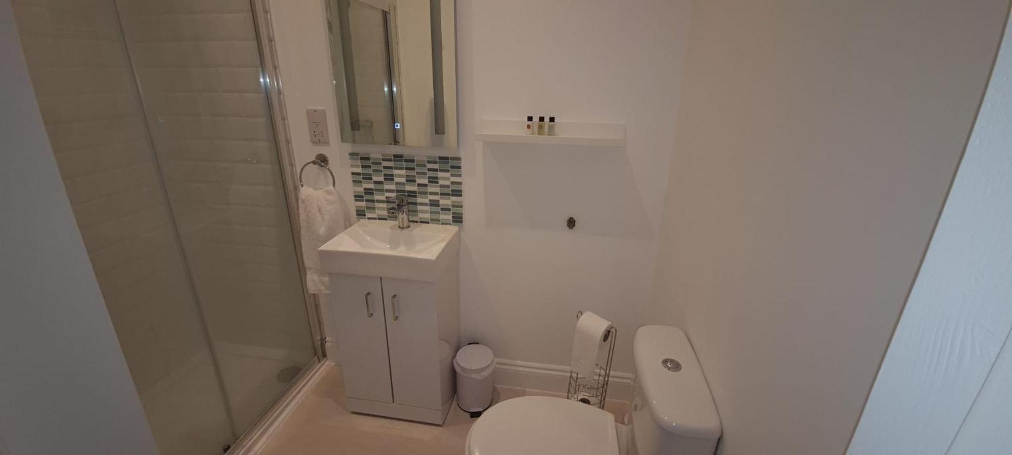 Beach View, 4 Bedroom House Opposite The Sea! Sleeps 10 Sandgate Eksteriør bilde