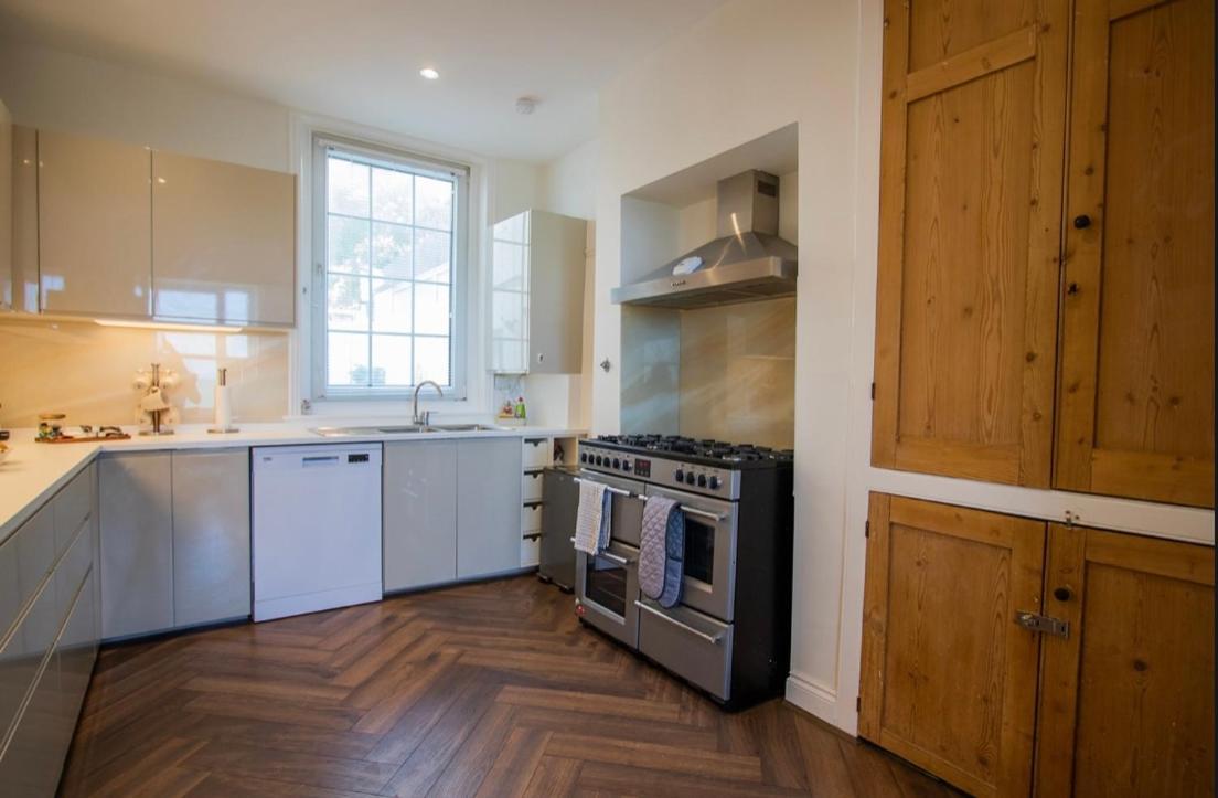 Beach View, 4 Bedroom House Opposite The Sea! Sleeps 10 Sandgate Eksteriør bilde